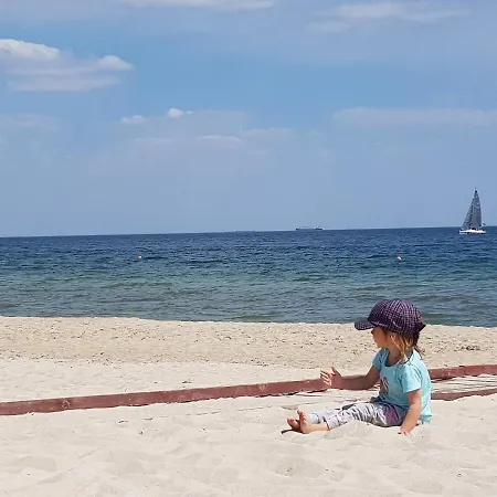 Uyutniy Dvorik 酒店 2*