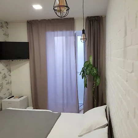 Uyutniy Dvorik Hotell 2*