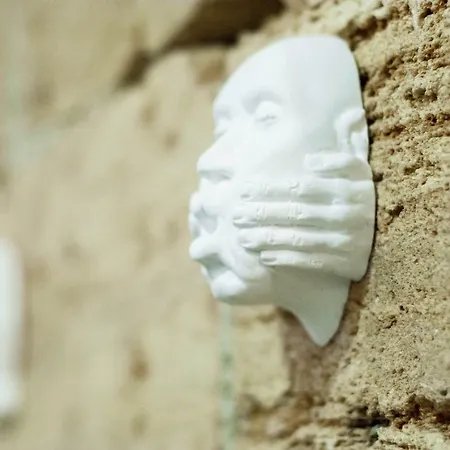 호텔 Uyutniy Dvorik 2*