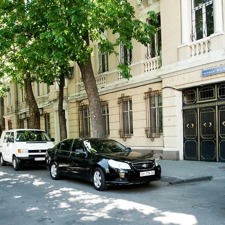 Uyutniy Dvorik Otel